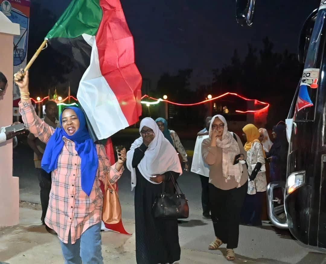 اكتمال وصول كوادر وزارة الصحة الاتحادية العاملين في فترة الطوارئ  إلى مقر الوزارة بالخرطوم