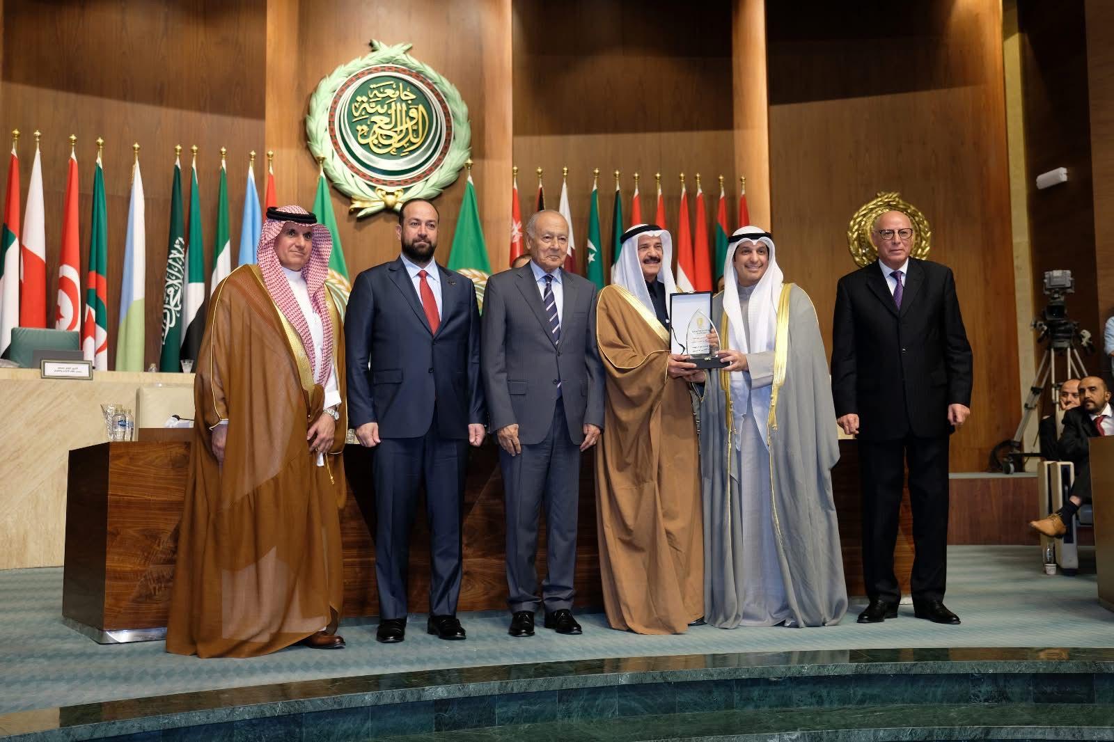 توزيع جوائز التميز الإعلامي العربي