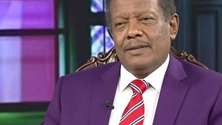 حين يترجّل صوت الحكمة… بروف صلاح الدين الفاضل وذاكرة الإذاعة_ السودانية