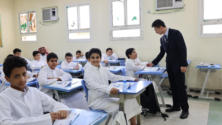 الصين أرسلت  300 معلم للغة الصينية إلى  السعودية
