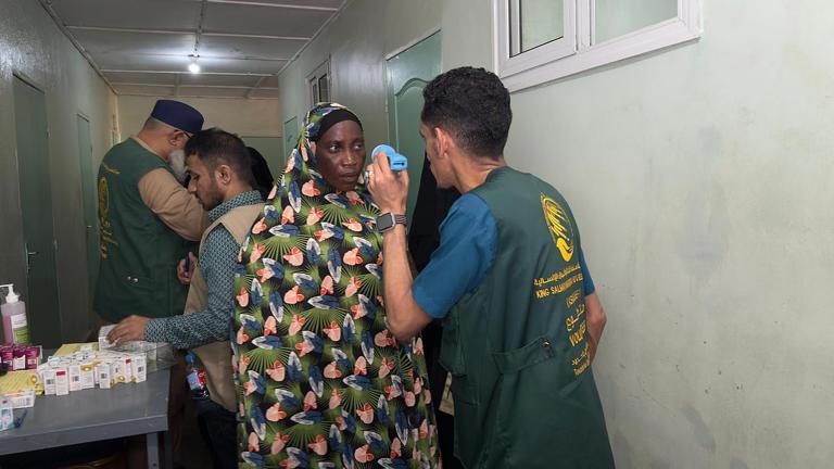 بالصور.. مركز الملك سلمان للإغاثة ينفذ مبادرة "نور السعودية" في باماكو عاصمة مالي