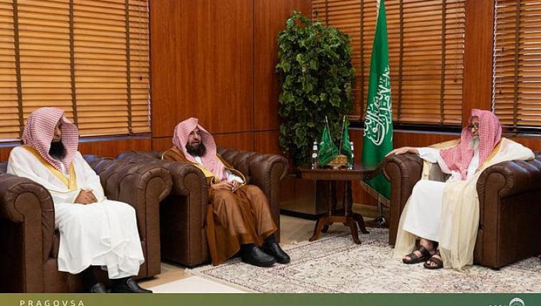 مفتي عام المملكة يستقبل رئيس الشؤون الدينية بالحرمين الشريفين ويبحثان أوجه التعاون
