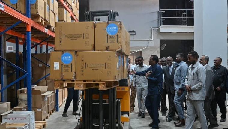 رئيس الوزراء  يتفقد وزارة الصحة ومرافقها الطبية والصحية   الخرطوم- متابعات طريق الحرير