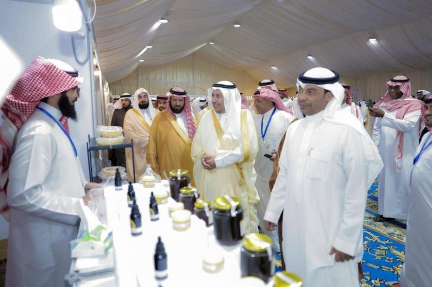 محافظ العرضيات يدشّن مهرجان العسل العاشر