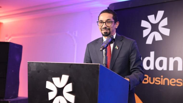 وزير الاتصالات يشيد بالبنية  التحتية والارضية الصلبة   لـ(سوداني)