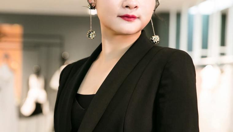 سيدة الاعمال الصينية  خ بنق بنق(فاطمة)