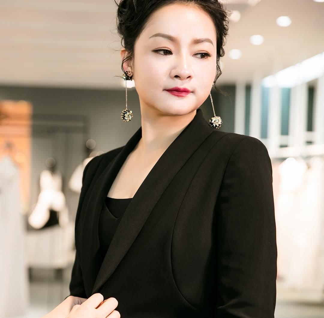 سيدة الاعمال الصينية  خ بنق بنق(فاطمة)